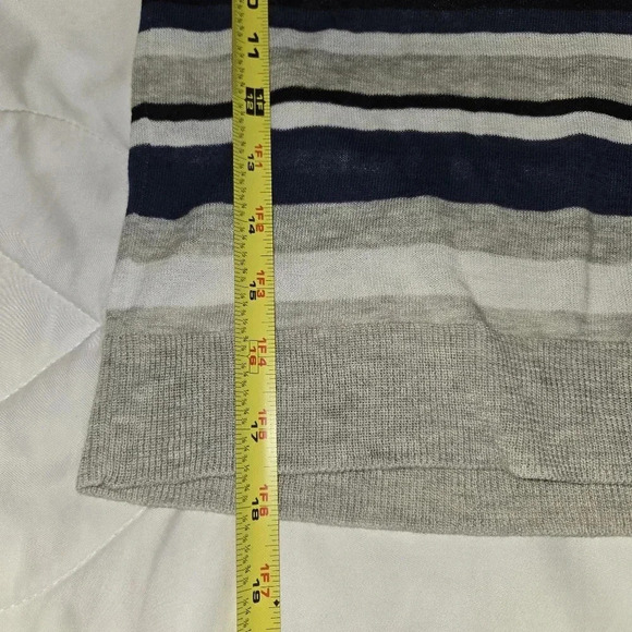 One Grey Day 3/4 sleeve key hole back on/off shoulder lightweight sweater SZ XS - Picture 4 of 5